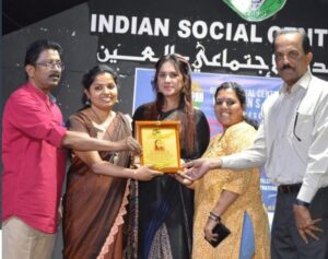 Applied behavior analyst conducting behavior therapy